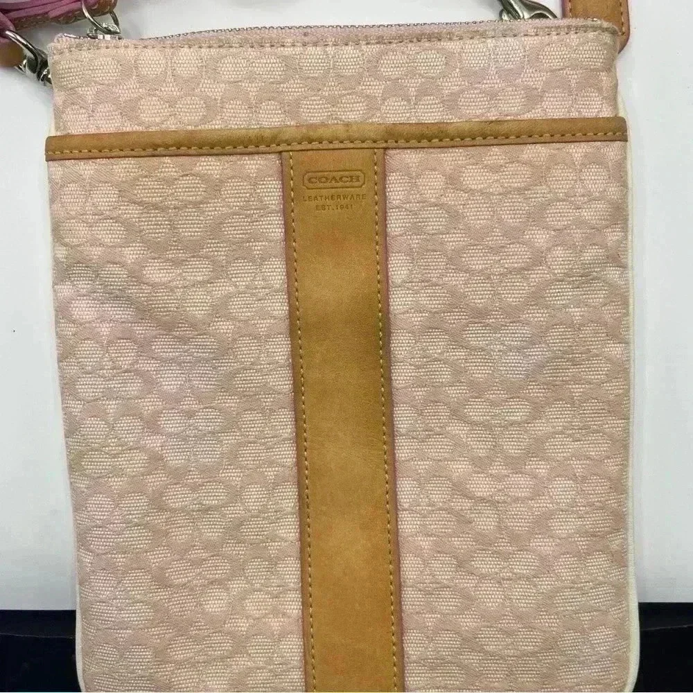 Coach Signature C Pink Crossbody Authentic Leather and Jacquard - Picture 9 of 14